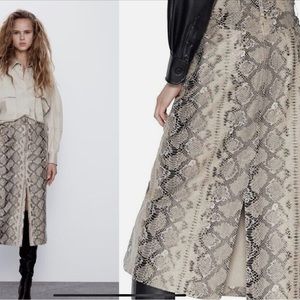 Zara snakeskin animal print midi skirt size L